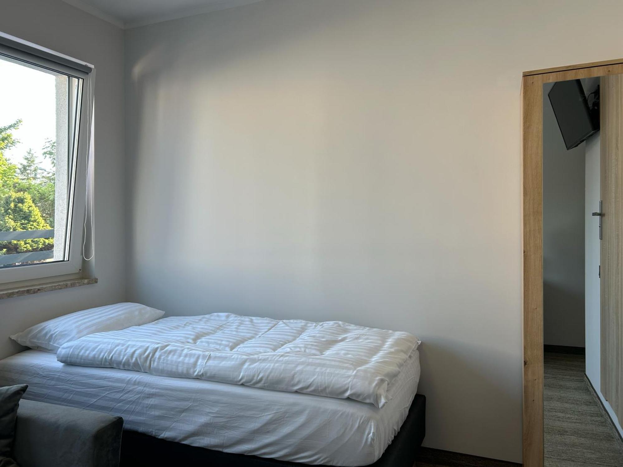 Mandarin Jaroslawiec Bagian luar foto